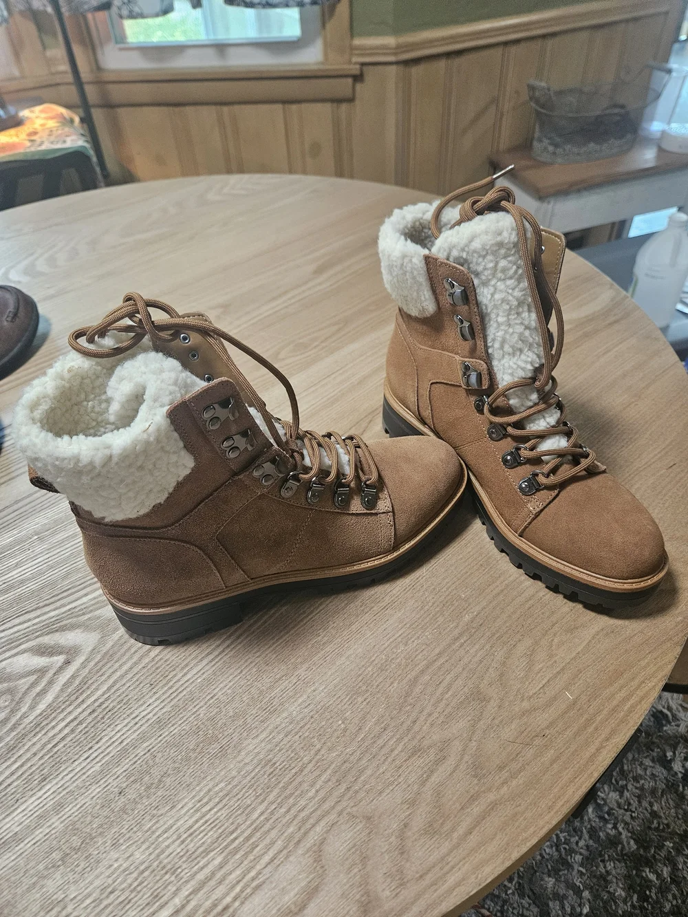 Women's Brown Suede Lace-Up Winter Boots with Shearling Lining